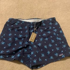 NWT. Patagonia Women’s Baggies -5” - Large